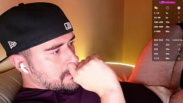 Snapshot of DominantTheo chatting on November 2025 03:23:01 AM DominantTheo online show from November 2025 03:23:01 AM