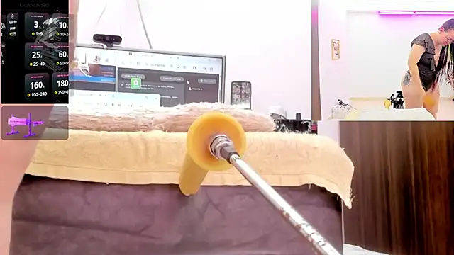 Paulina Davis  online show from February 2026 12:28:01 AM