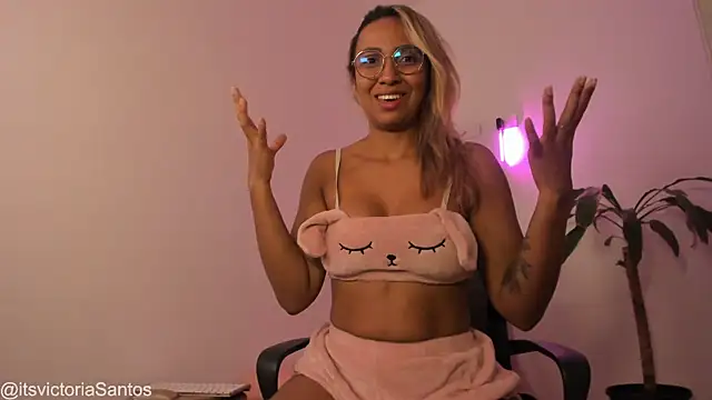 Victoriasant online show from March 2026 08:26:33 AM