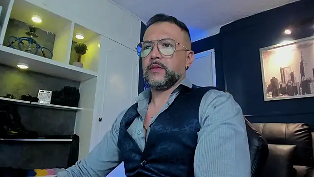 Snapshot of MrFrank_tattoo chatting on July 2026 06:02:02 PM MrFrank tattoo online show from July 2026 06:02:02 PM
