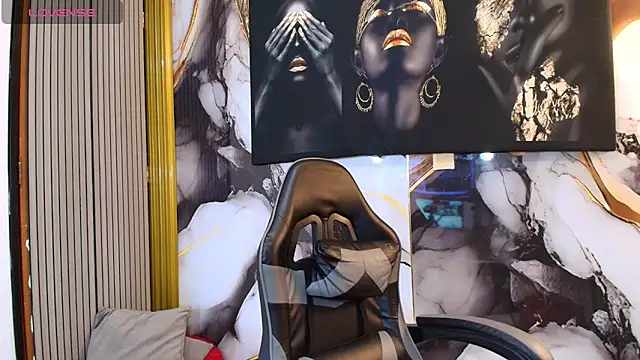 LizzRouse online show from April 2026 04:44:02 PM