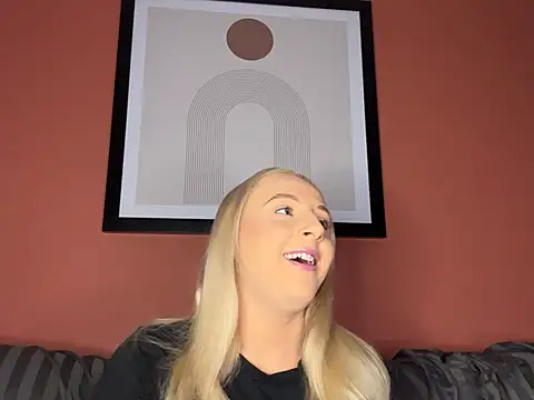 Strongqueen online show from December 2024 08:04:02 PM