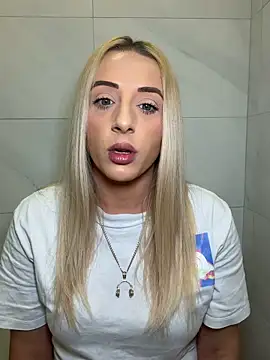 Strongqueen online show from June 2026 07:53:01 PM