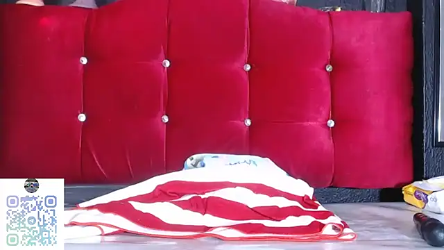 Upskirt Squirt96 online show from February 2025 01:22:02 PM