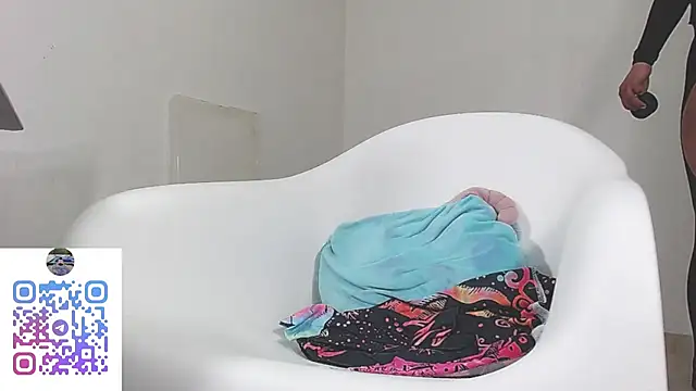 Upskirt Squirt96 online show from September 2025 01:11:02 PM