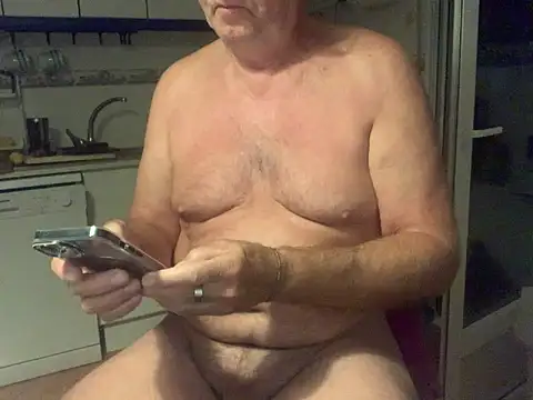 Nudelschwanz online show from November 2025 05:29:02 AM