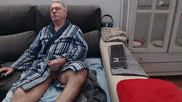 Nudelschwanz online show from February 2026 06:43:02 AM