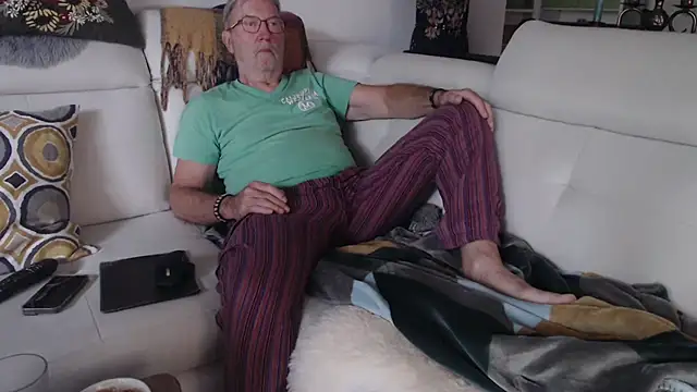Nudelschwanz online show from June 2026 07:10:01 AM