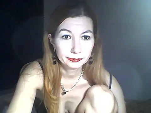 Snapshot of Olesja chatting on December 2025 07:43:01 PM Olesja online show from December 2025 07:43:01 PM