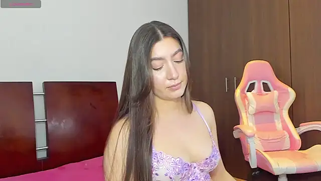 alice-love1 online show from October 2025 01:44:02 AM