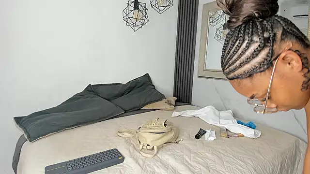 kristyl paez online show from March 2026 07:02:02 PM