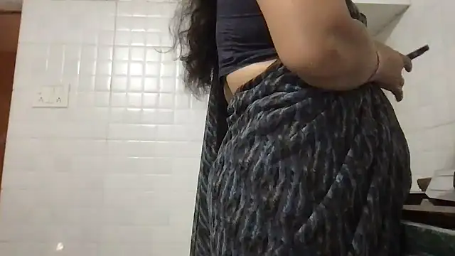 Snapshot of Riyasingh9 chatting on February 2025 04:37:01 AM Riyasingh9 online show from February 2025 04:37:01 AM