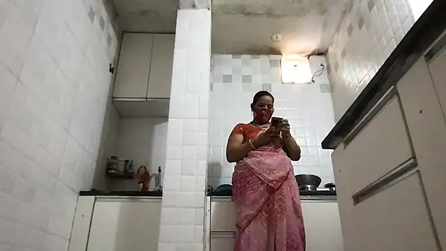 Snapshot of Riyasingh9 chatting on November 2025 03:41:01 AM Riyasingh9 online show from November 2025 03:41:01 AM