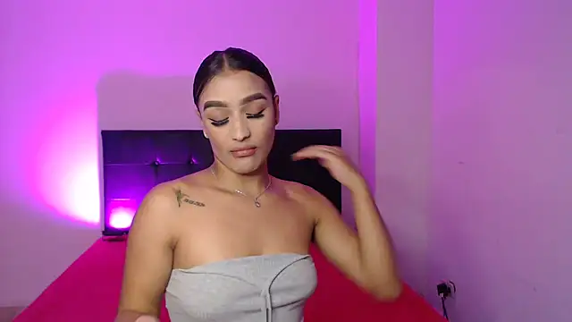 Snapshot of GiltRosebush chatting on February 2025 10:10:02 PM GiltRosebush online show from February 2025 10:10:02 PM