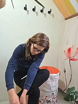 Lina lou4 online show from February 2026 02:45:01 PM