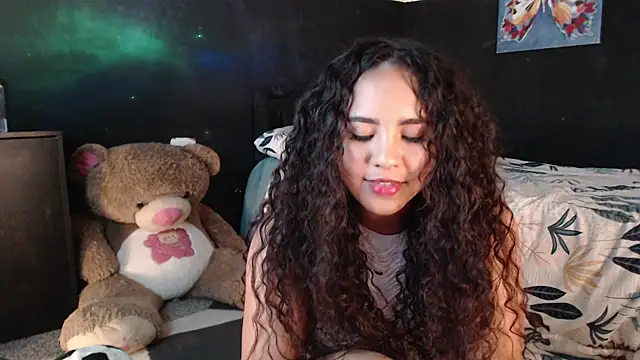 Snapshot of luciana_keating chatting on July 2026 03:23:02 AM luciana keating online show from July 2026 03:23:02 AM
