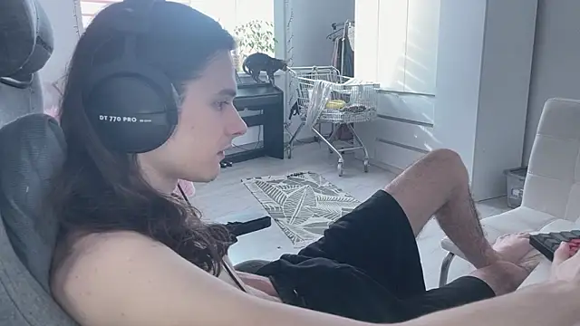 CandyChell online show from March 2026 10:32:01 AM