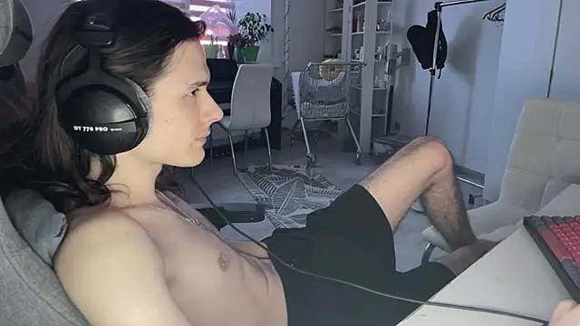 CandyChell online show from March 2026 02:10:01 PM