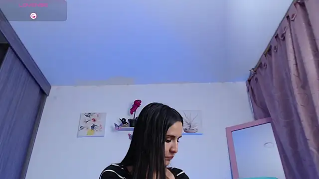 Annaross2 online show from January 2025 10:59:01 PM