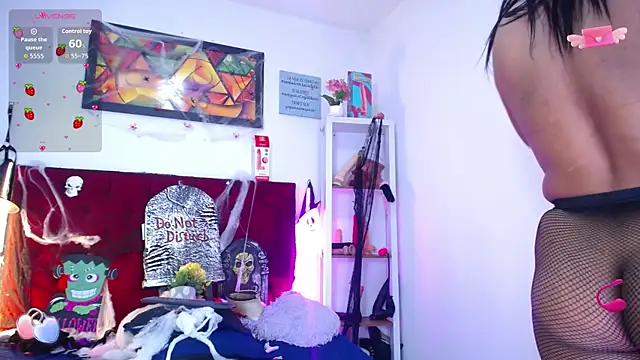 louise nails online show from October 2025 02:18:02 PM