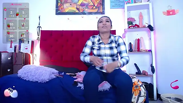 louise nails online show from November 2025 03:00:02 PM