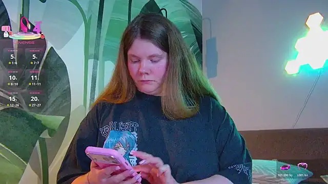 Snapshot of RubyValen chatting on April 2026 01:18:02 AM RubyValen online show from April 2026 01:18:02 AM