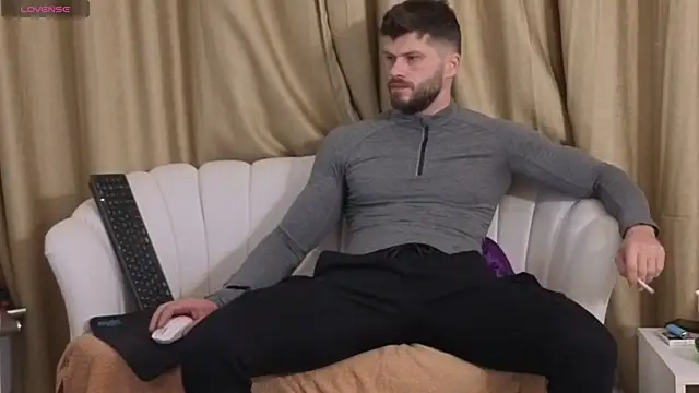 Snapshot of TheTopAlex chatting on October 2025 03:51:02 AM TheTopAlex online show from October 2025 03:51:02 AM