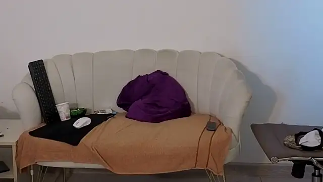 Snapshot of TheTopAlex chatting on November 2025 07:20:01 AM TheTopAlex online show from November 2025 07:20:01 AM