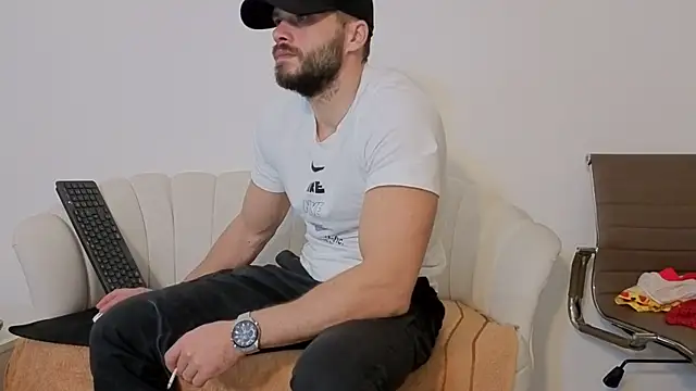 Snapshot of TheTopAlex chatting on November 2025 04:22:01 AM TheTopAlex online show from November 2025 04:22:01 AM