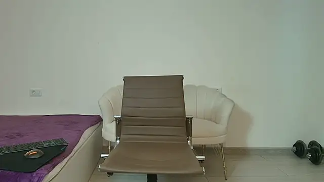 Snapshot of TheTopAlex chatting on January 2026 06:18:02 AM TheTopAlex online show from January 2026 06:18:02 AM