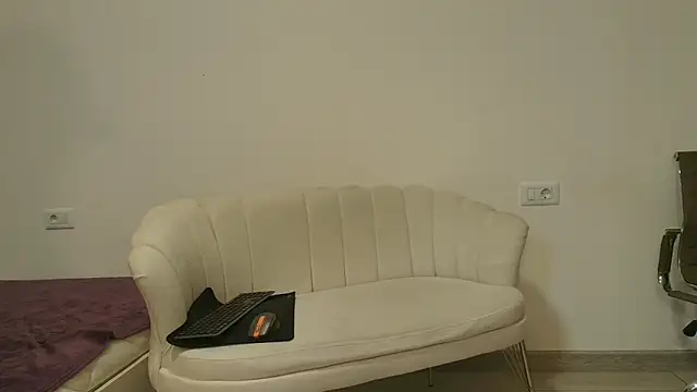 Snapshot of TheTopAlex chatting on February 2026 05:15:01 AM TheTopAlex online show from February 2026 05:15:01 AM