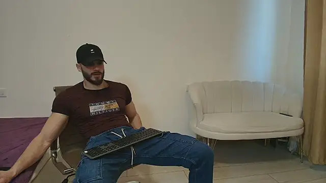 Snapshot of TheTopAlex chatting on February 2026 07:18:02 AM TheTopAlex online show from February 2026 07:18:02 AM