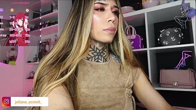 Snapshot of caroline_cossei chatting on February 2025 06:22:02 AM caroline cossei online show from February 2025 06:22:02 AM