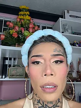 Snapshot of caroline_cossei chatting on February 2025 03:13:02 AM caroline cossei online show from February 2025 03:13:02 AM