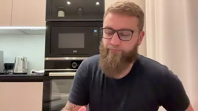 Bear bear  online show from November 2025 11:24:02 AM