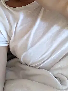 xTheLastVIRGINx online show from April 2026 12:06:01 AM