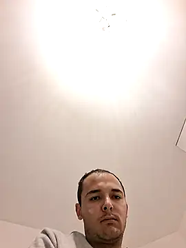 Snapshot of Vyrgin_boy chatting on November 2025 08:47:01 AM Vyrgin boy online show from November 2025 08:47:01 AM