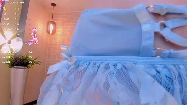 JuanitaClay online show from December 2024 03:04:02 PM