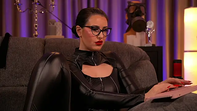 kelly kent online show from February 2025 01:02:02 AM