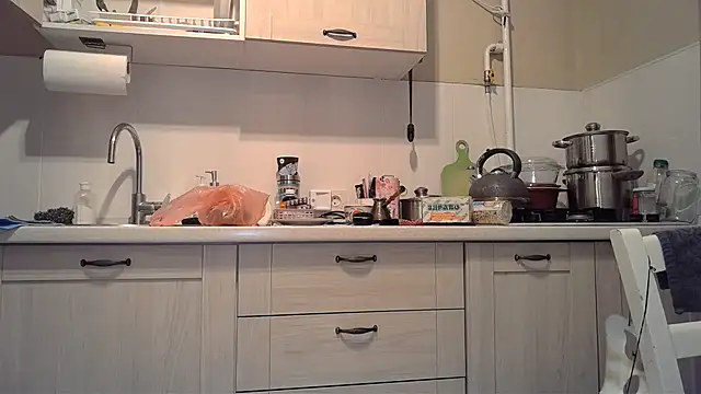 Snapshot of LediLedaxx chatting on December 2024 03:43:02 PM LediLedaxx online show from December 2024 03:43:02 PM