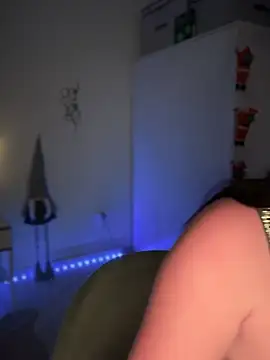 Snapshot of Emylia chatting on December 2024 10:11:01 PM Emylia online show from December 2024 10:11:01 PM