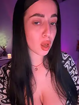 Snapshot of Emylia chatting on January 2025 11:31:01 PM Emylia online show from January 2025 11:31:01 PM