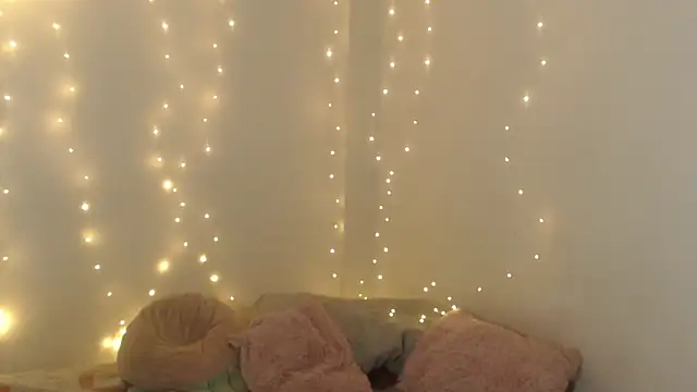 SweetSofty online show from April 2026 09:28:02 PM