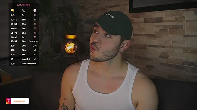 Snapshot of Arkaikomz chatting on February 2025 11:16:02 PM Arkaikomz online show from February 2025 11:16:02 PM