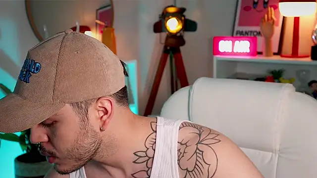 Snapshot of Arkaikomz chatting on October 2025 11:49:02 PM Arkaikomz online show from October 2025 11:49:02 PM