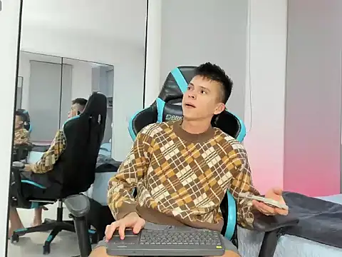 Snapshot of Daddyrich4u chatting on September 2025 11:59:01 PM Daddyrich4u online show from September 2025 11:59:01 PM