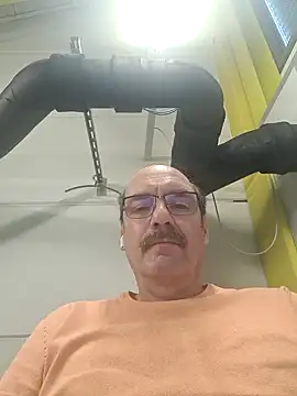 Snapshot of giesidie_1 chatting on January 2025 11:10:01 AM giesidie 1 online show from January 2025 11:10:01 AM