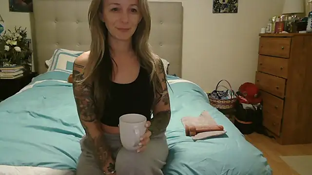 Heyitsmee33 online show from April 2026 10:14:02 AM