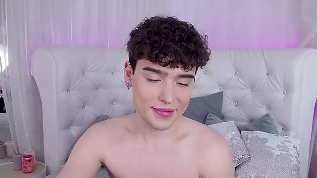 RobbyCharming online show from November 2025 03:49:02 AM