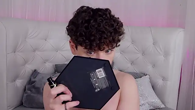 RobbyCharming online show from January 2026 04:06:01 AM